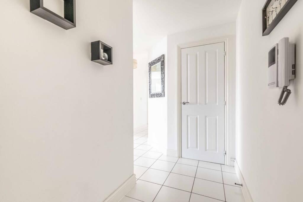 2 Bed & 2 Bath Cosy Apartment Slough- Free Parking Экстерьер фото